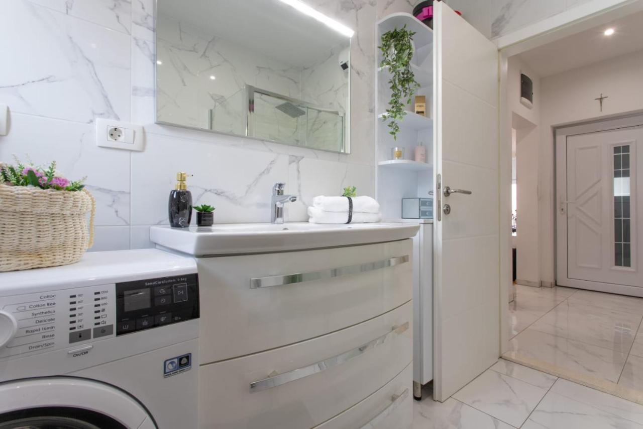 Lux Apartment Ema Kaštela 외부 사진