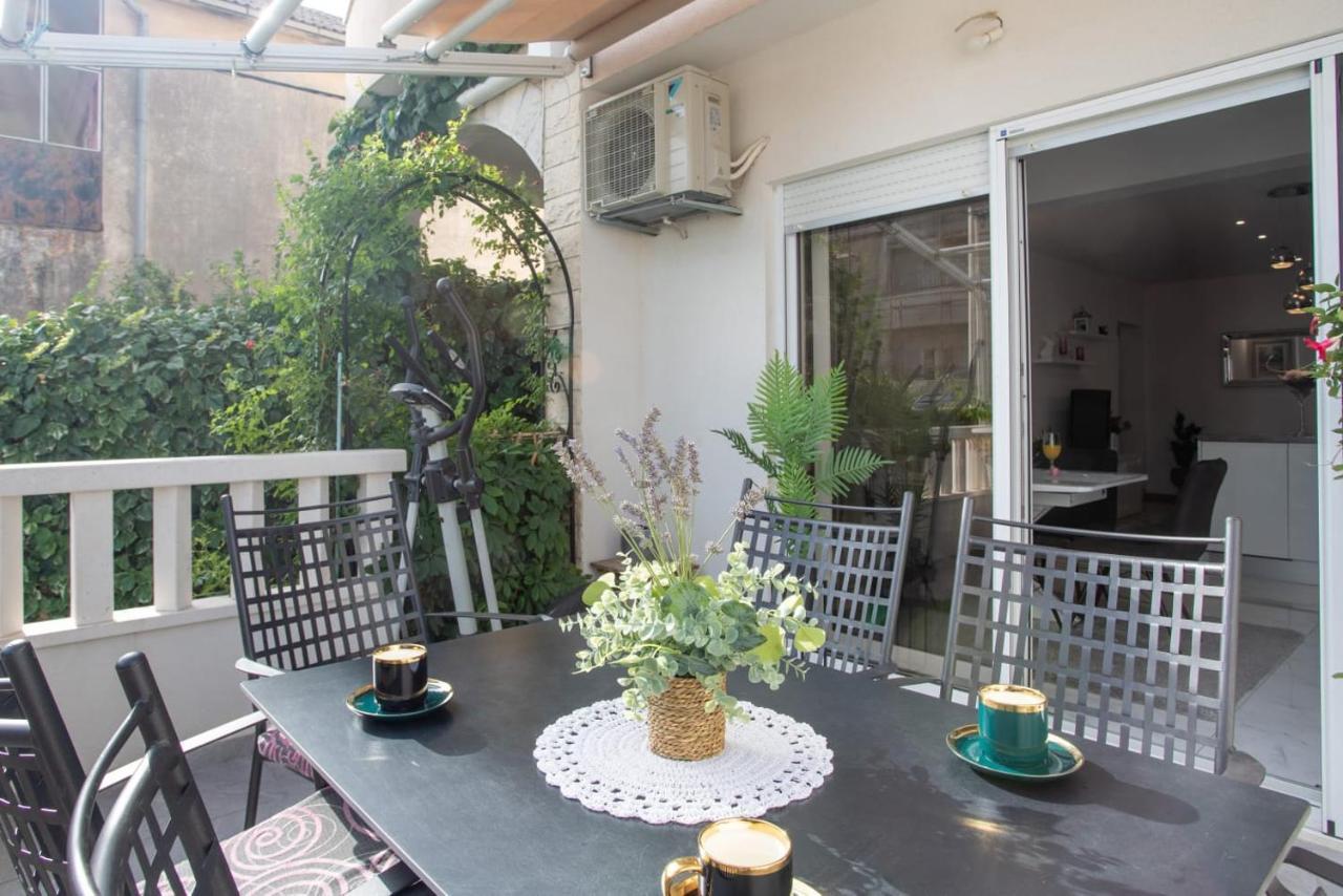 Lux Apartment Ema Kaštela 외부 사진