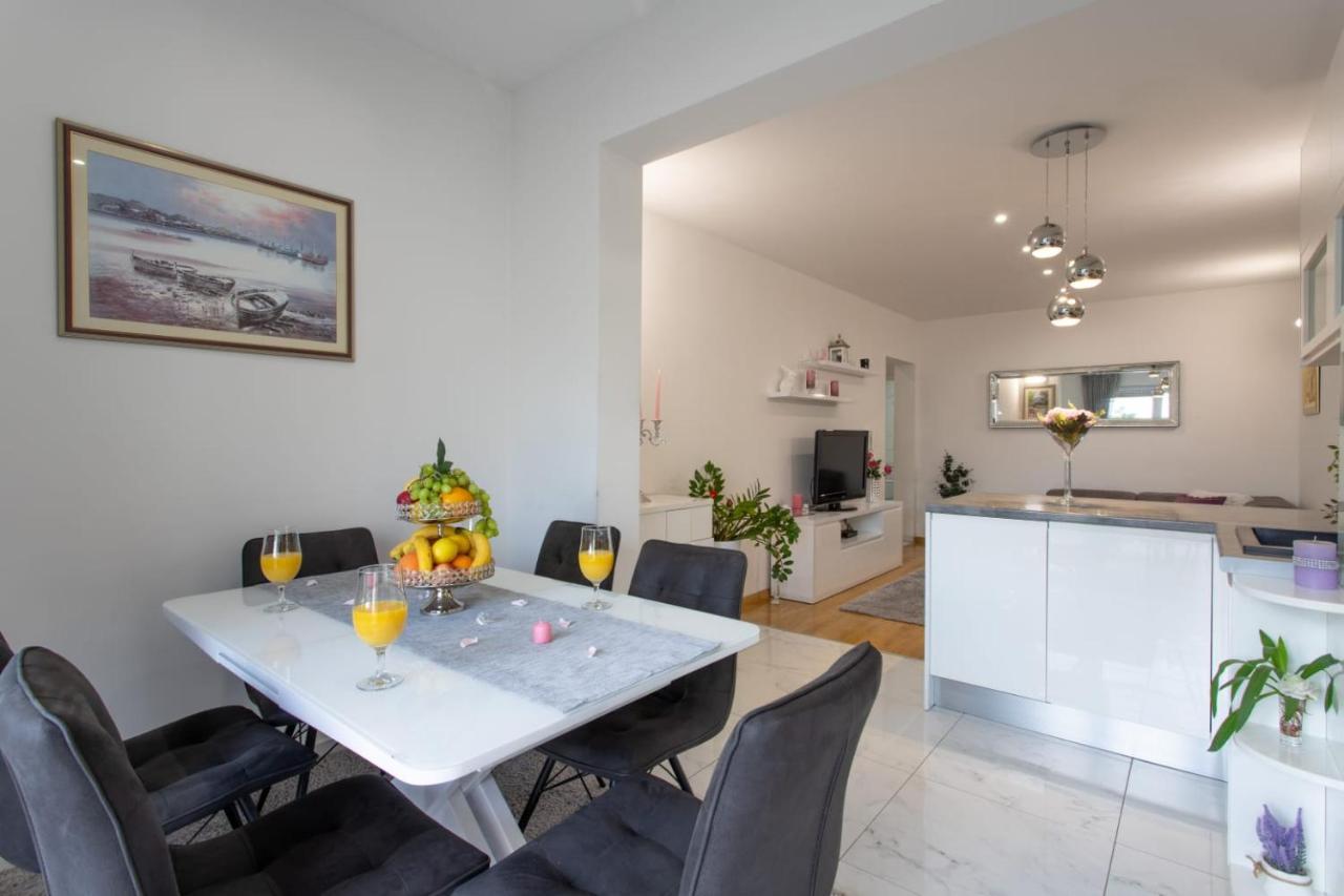 Lux Apartment Ema Kaštela 외부 사진