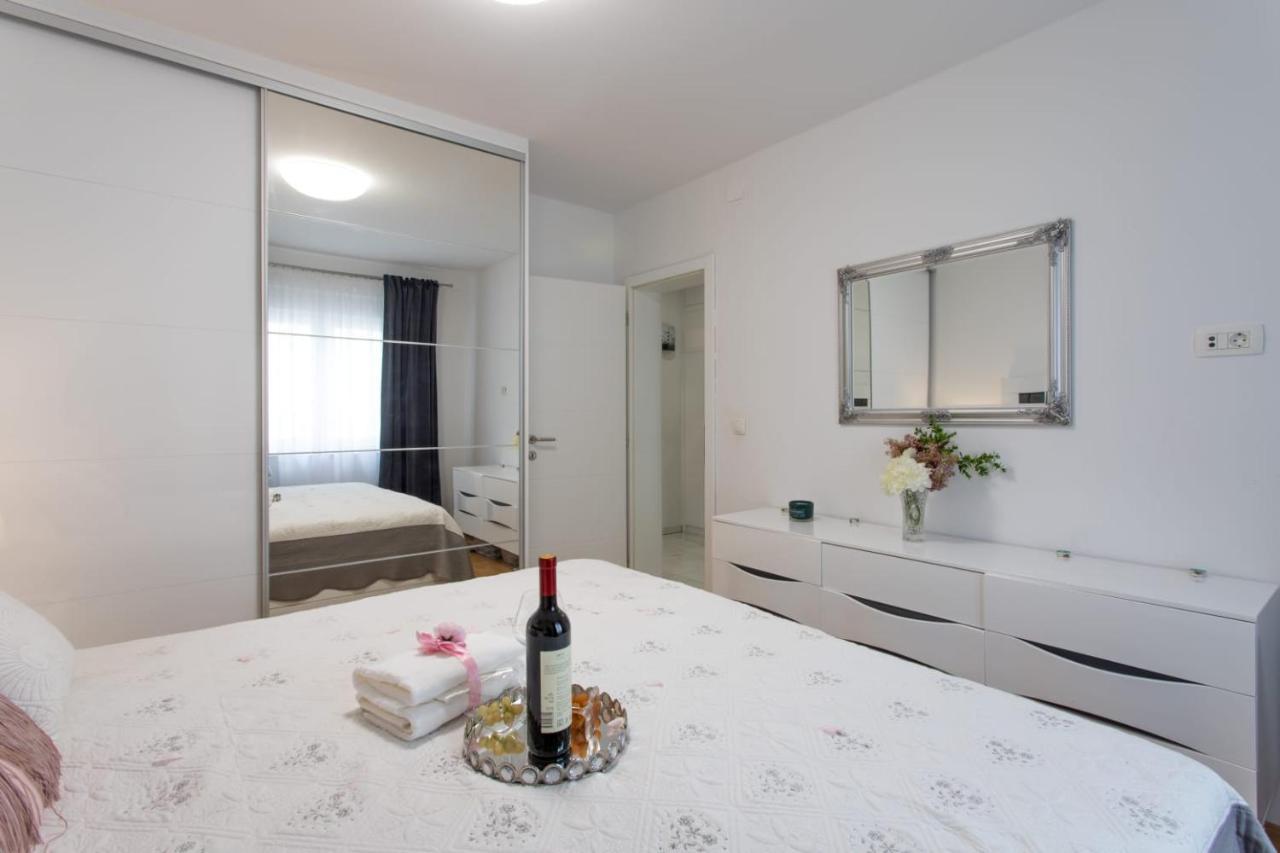 Lux Apartment Ema Kaštela 외부 사진